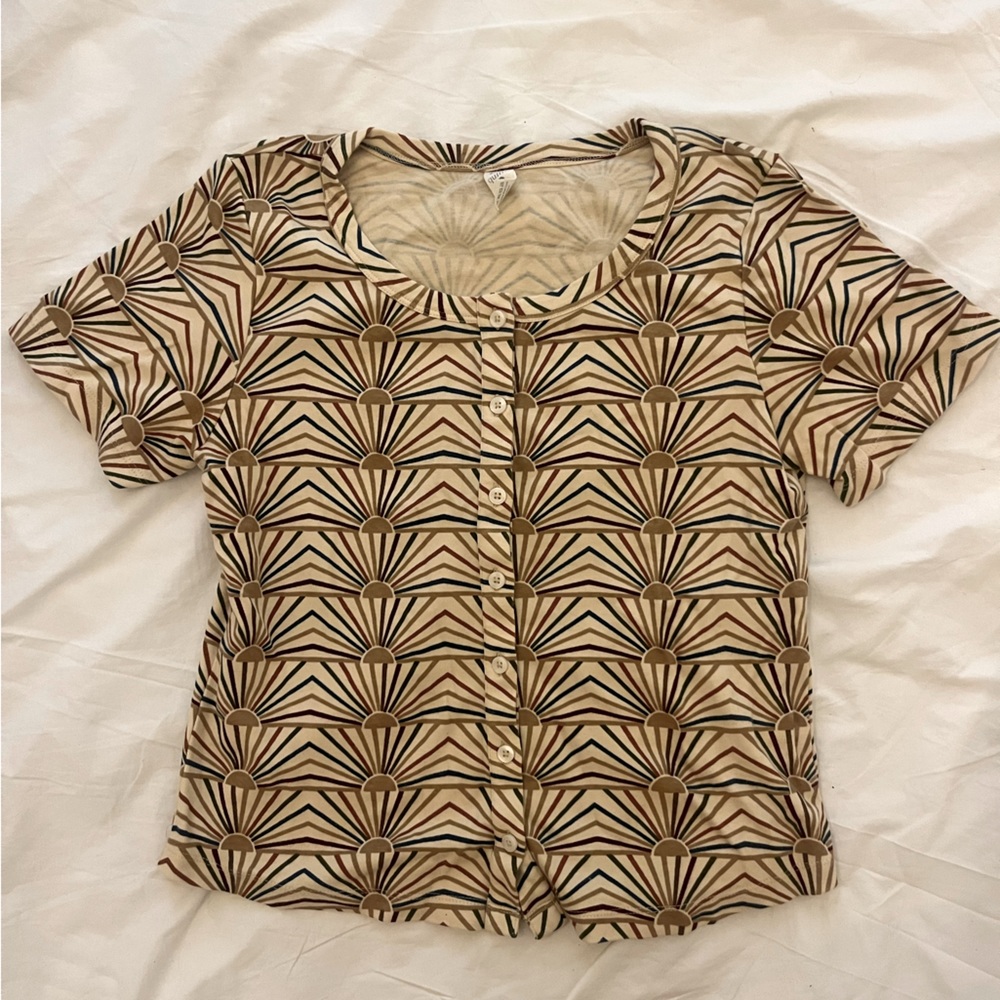 Kate Quinn tee shirt